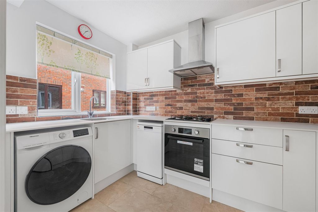 Property photo 3 of 10 8_69731.Jpg