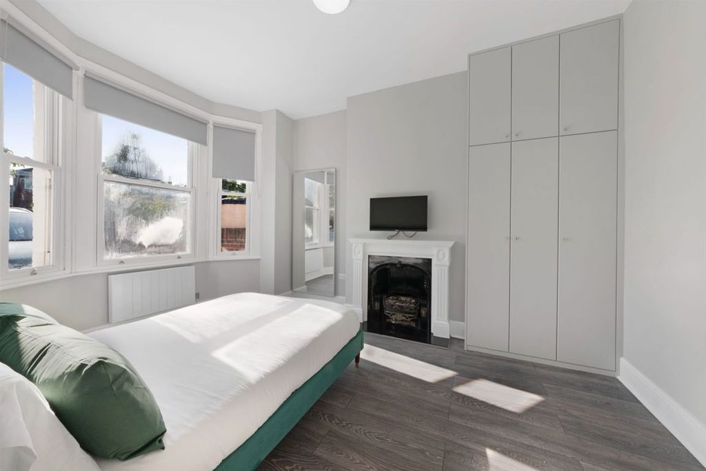 Property photo 3 of 7