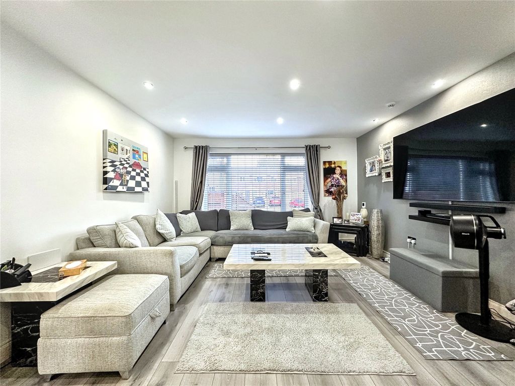 Property photo 2 of 25 Picture No. 14