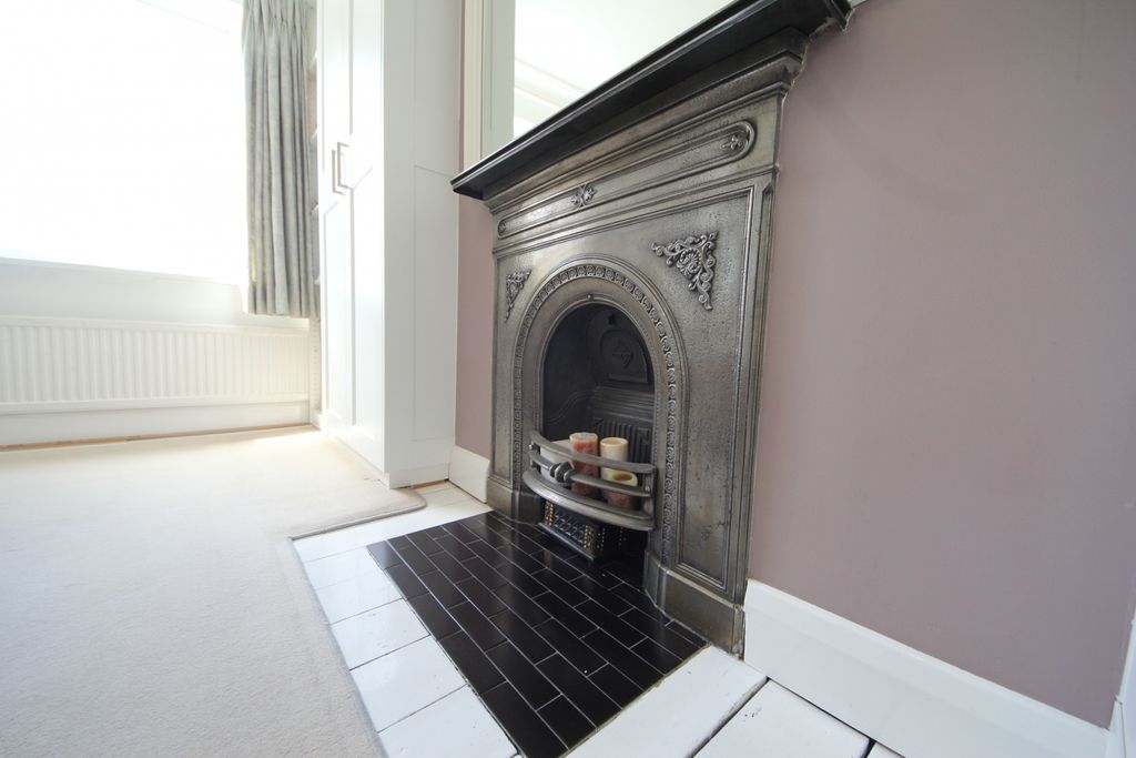 Property photo 3 of 19 Gallery