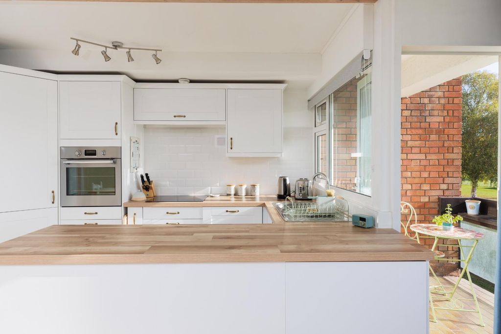 Property photo 1 of 26 4 Greenacres-5.Jpg