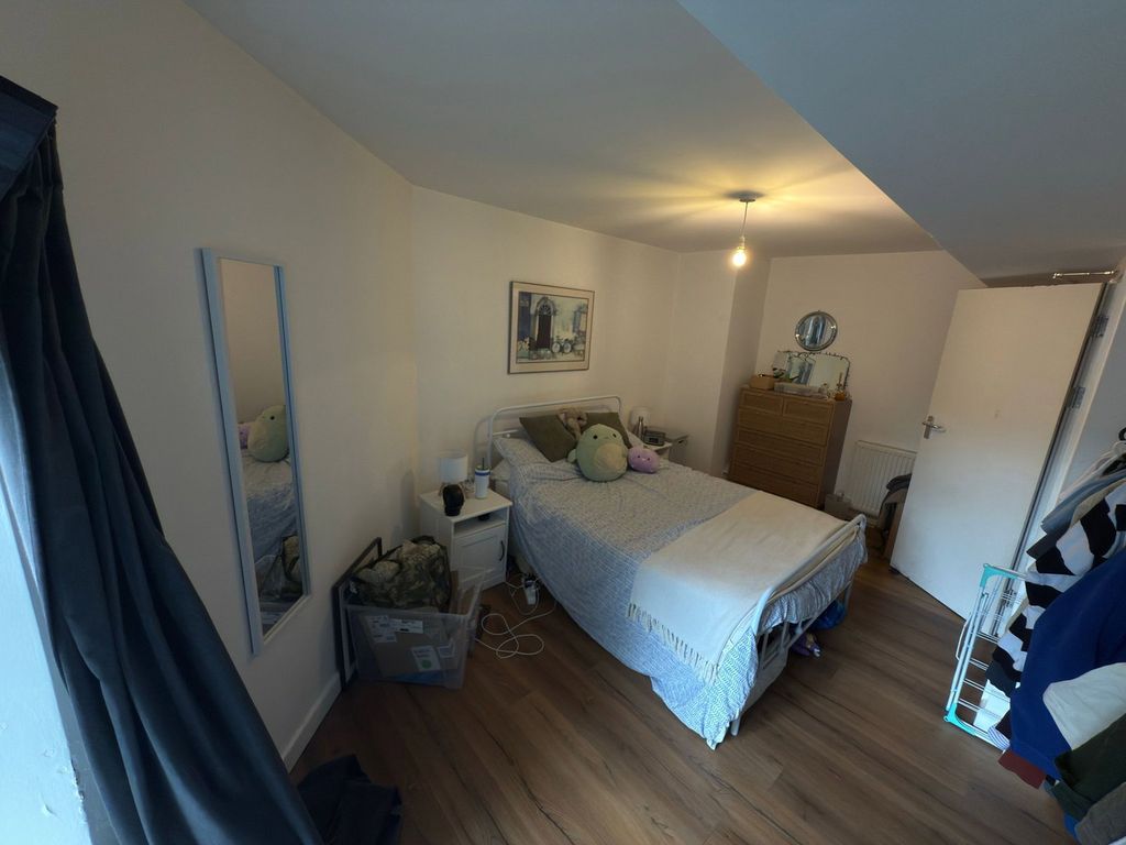 Property photo 2 of 4