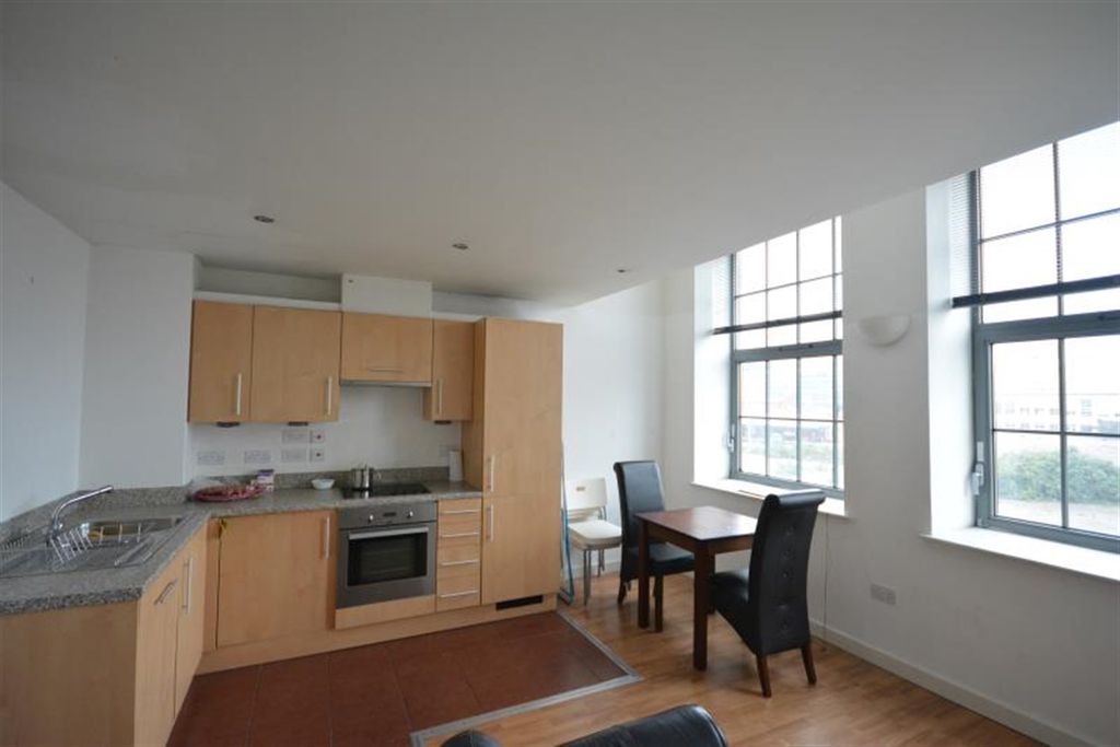 Property photo 3 of 6 Lounge