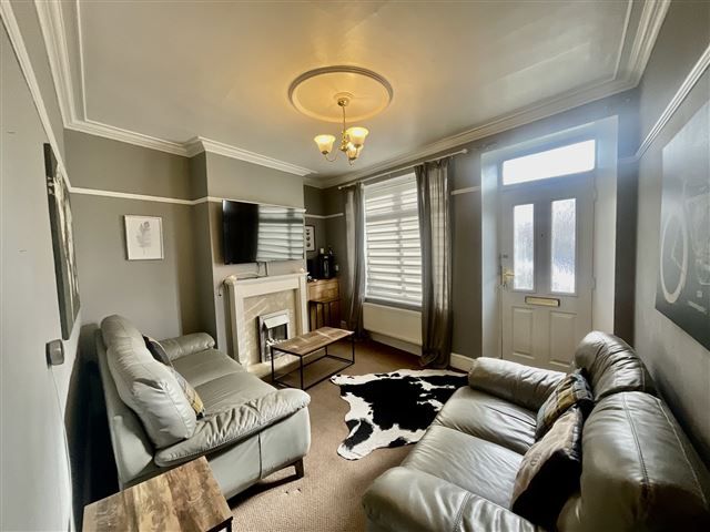 Property photo 2 of 20 Lounge