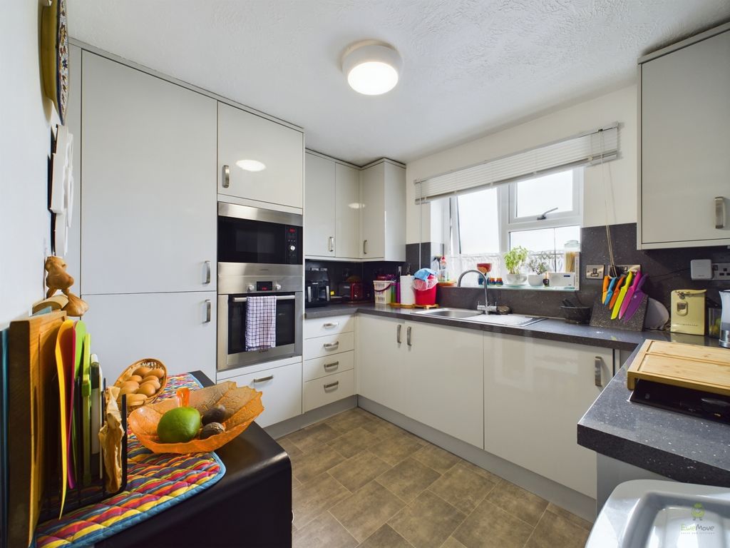 Property photo 3 of 10 Presented By Kevin At Ewemove Bexleyheath And Dart