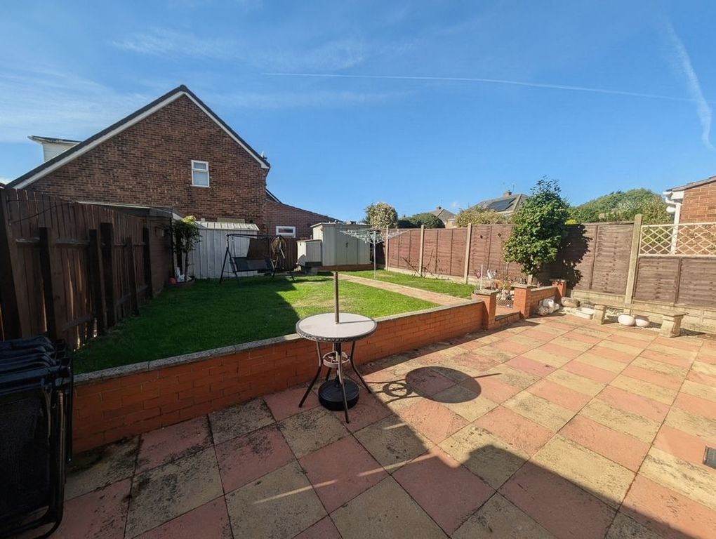 Property photo 2 of 17 Photo 12