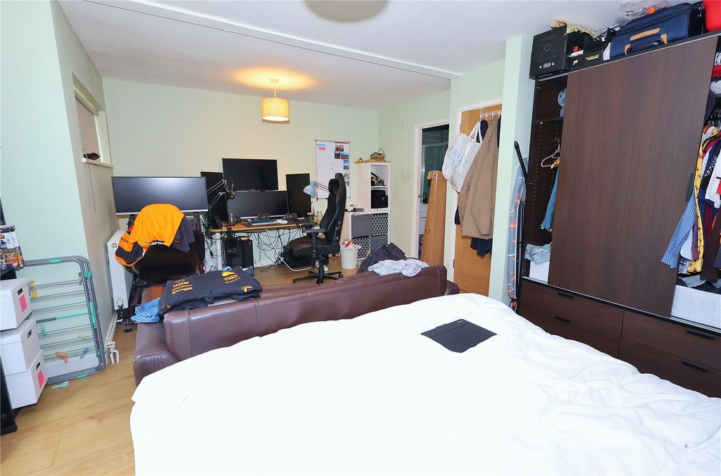 Property photo 3 of 8 Picture No. 16