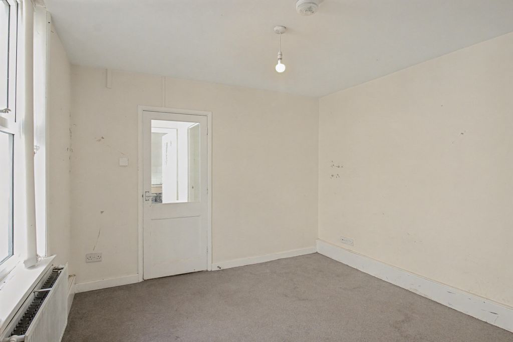Property photo 3 of 14 Flat 3, 15 Hutt Street, Hull, East Yorkshire, Hu3 1Ql