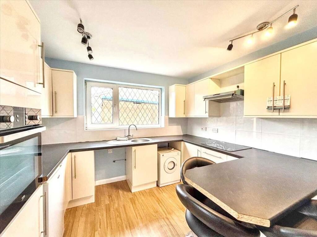 Property photo 2 of 23
