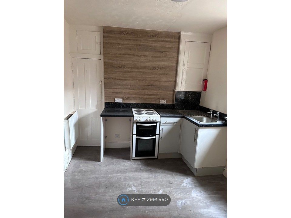 Property photo 1 of 4 Kitchen
