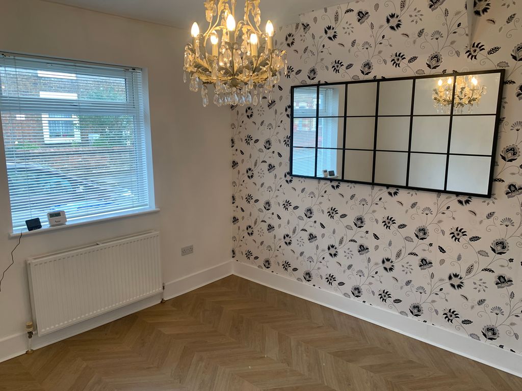 Property photo 2 of 11 Living Room