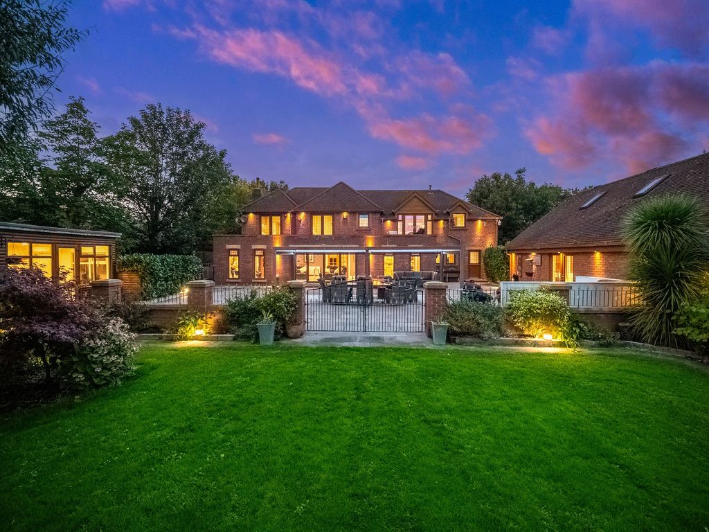 Property photo 1 of 34