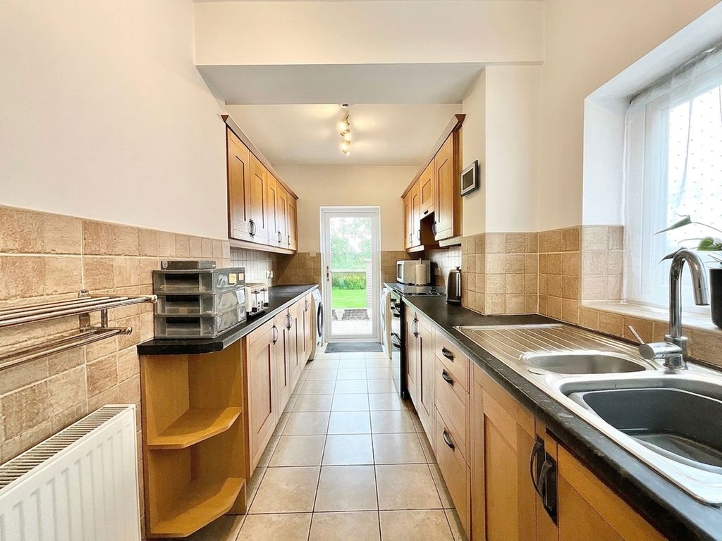 Property photo 3 of 28