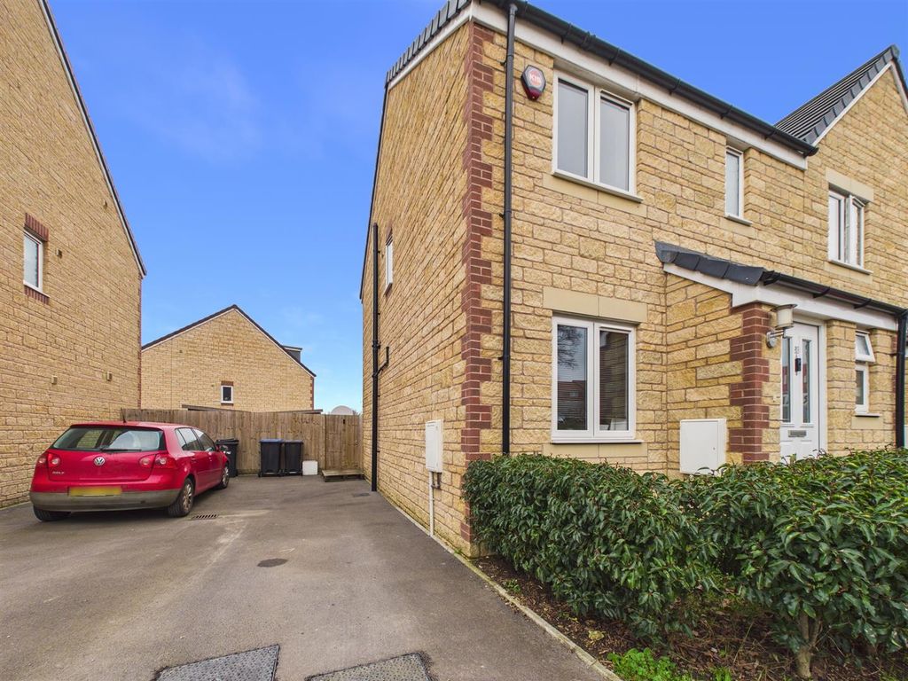 Property photo 2 of 14 Driveway