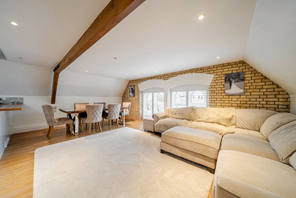 Property photo 2 of 21 1522521-6-6Aa92Ca...
