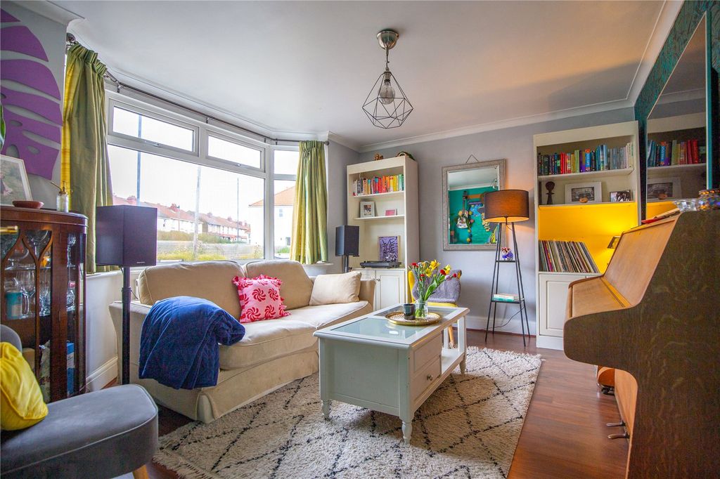 Property photo 2 of 18 Picture No. 05