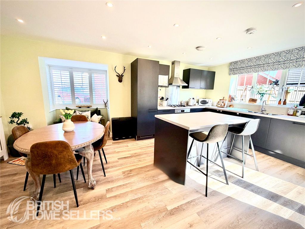 Property photo 3 of 34 Picture No. 39
