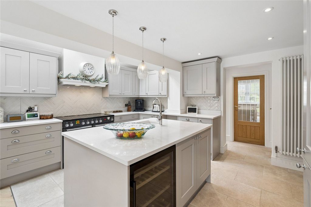 Property photo 2 of 23 Kitchen