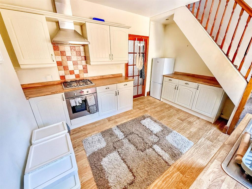 Property photo 2 of 12 Kitchen