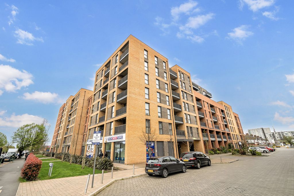 Property photo 1 of 20 1439114-18-69Cfb3...