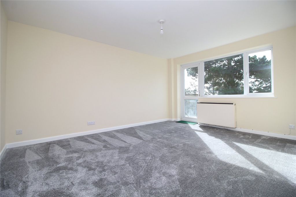 Property photo 3 of 9 Picture No. 12