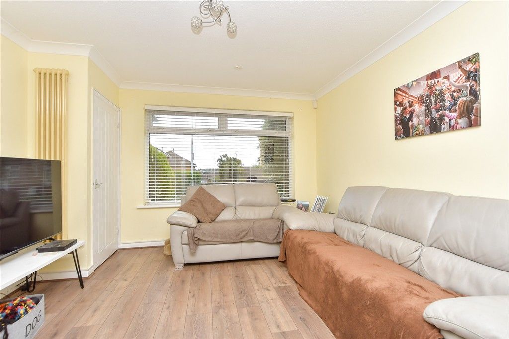 Property photo 3 of 8 Lounge/Diner