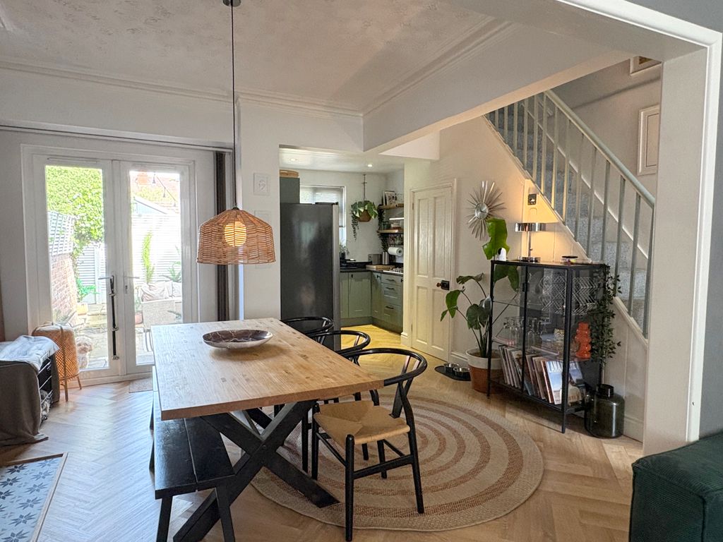Property photo 3 of 12 Dining Kitchen