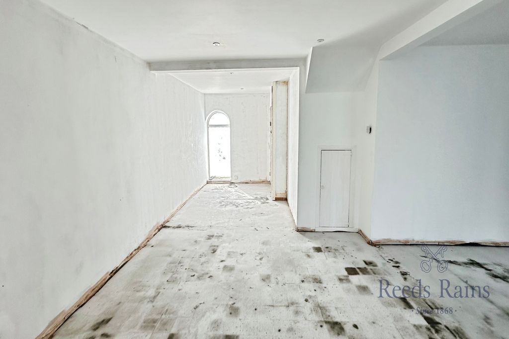 Property photo 2 of 18 Dining