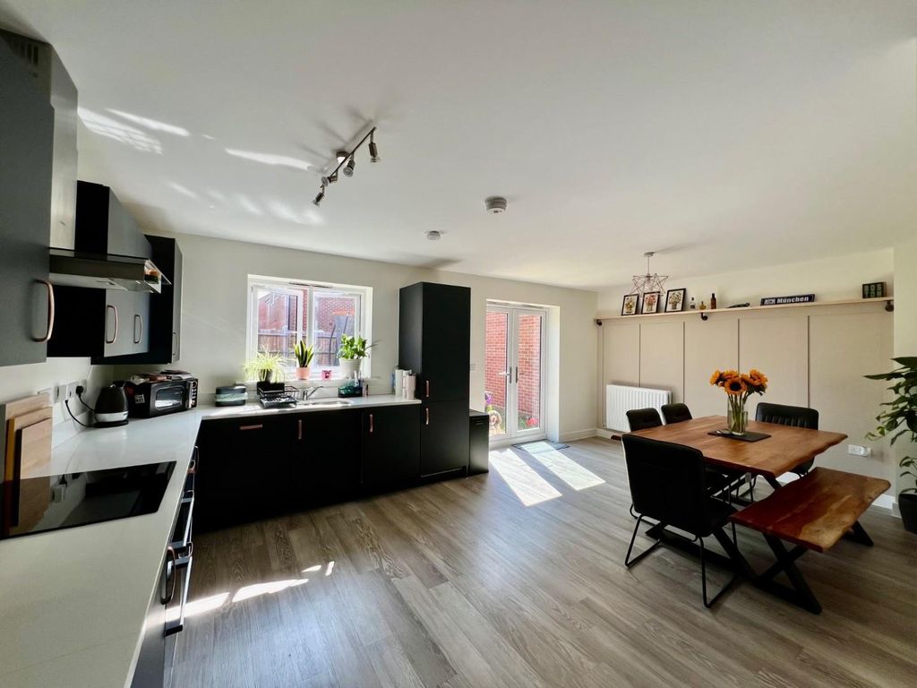 Property photo 2 of 14 5.Jpg