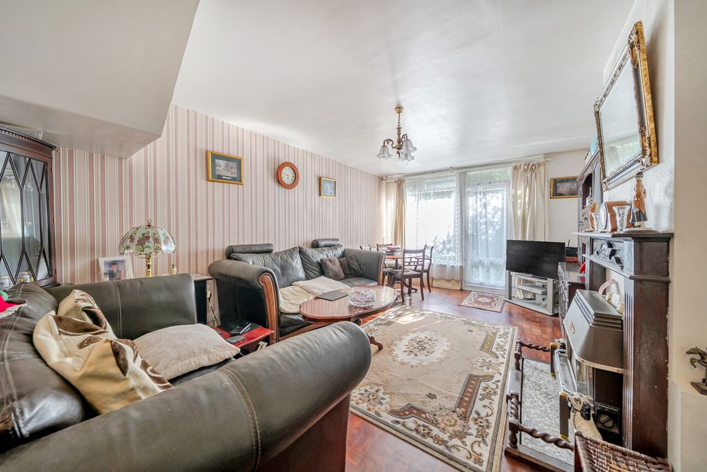 Property photo 2 of 22 Reception