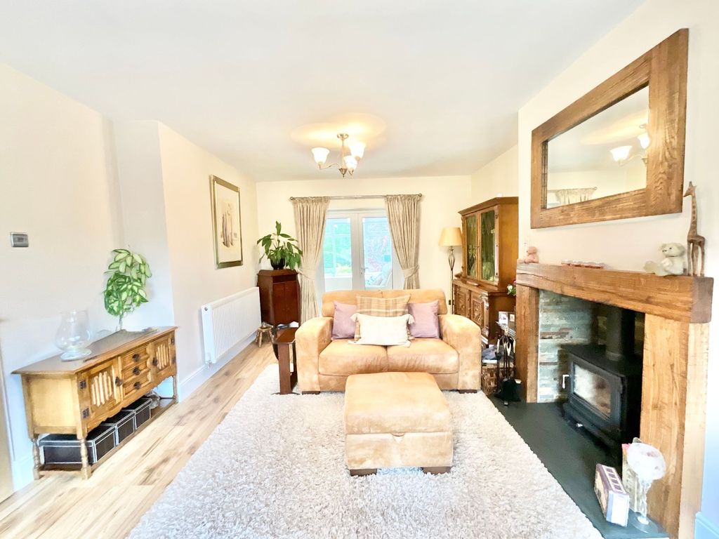 Property photo 2 of 34