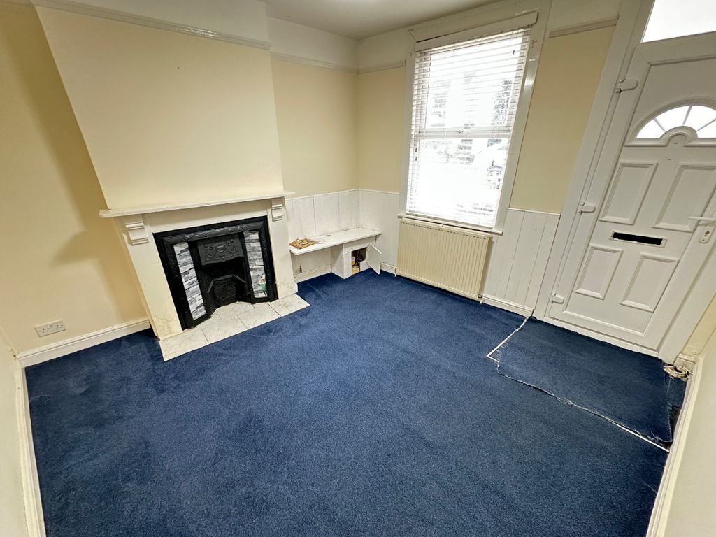 Property photo 2 of 10 5033882