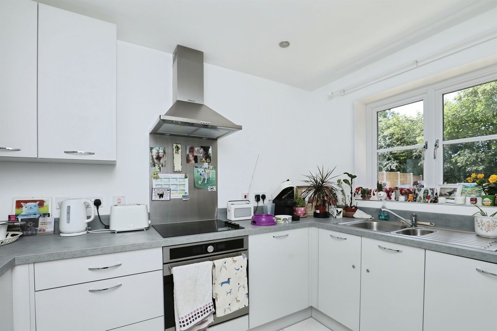 Property photo 2 of 14