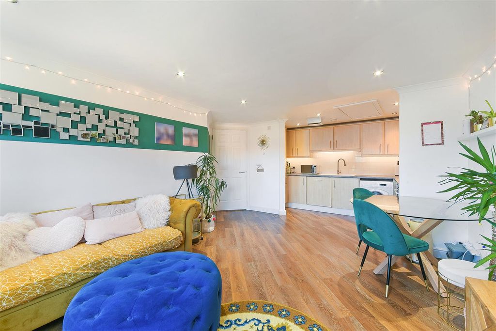 Property photo 1 of 18 Century House,12- (11).Jpg