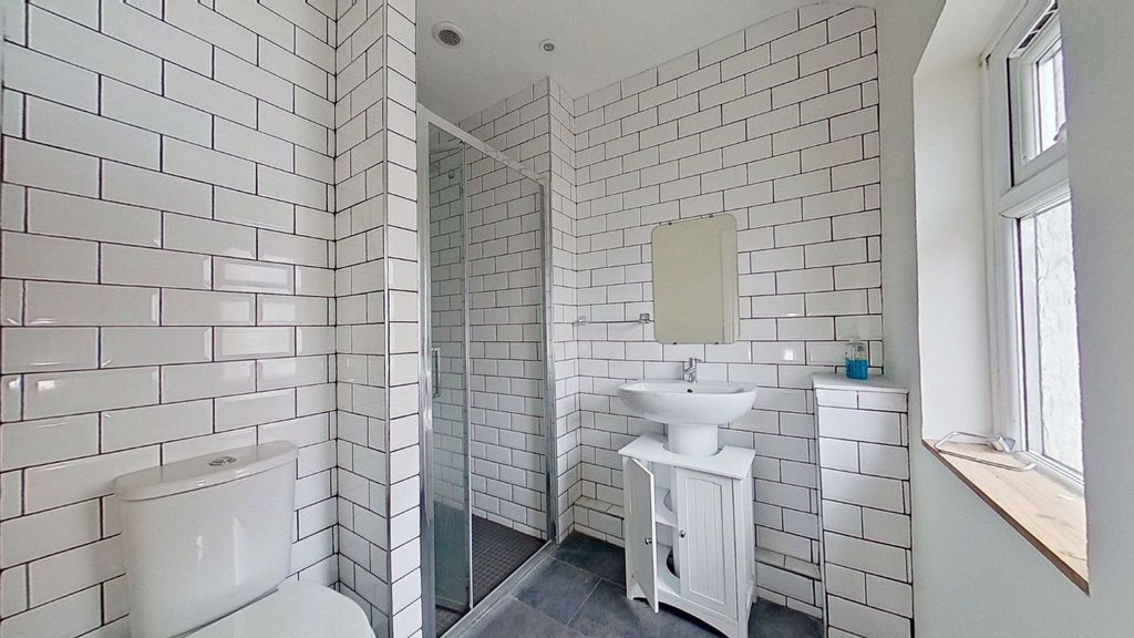 Property photo 3 of 26