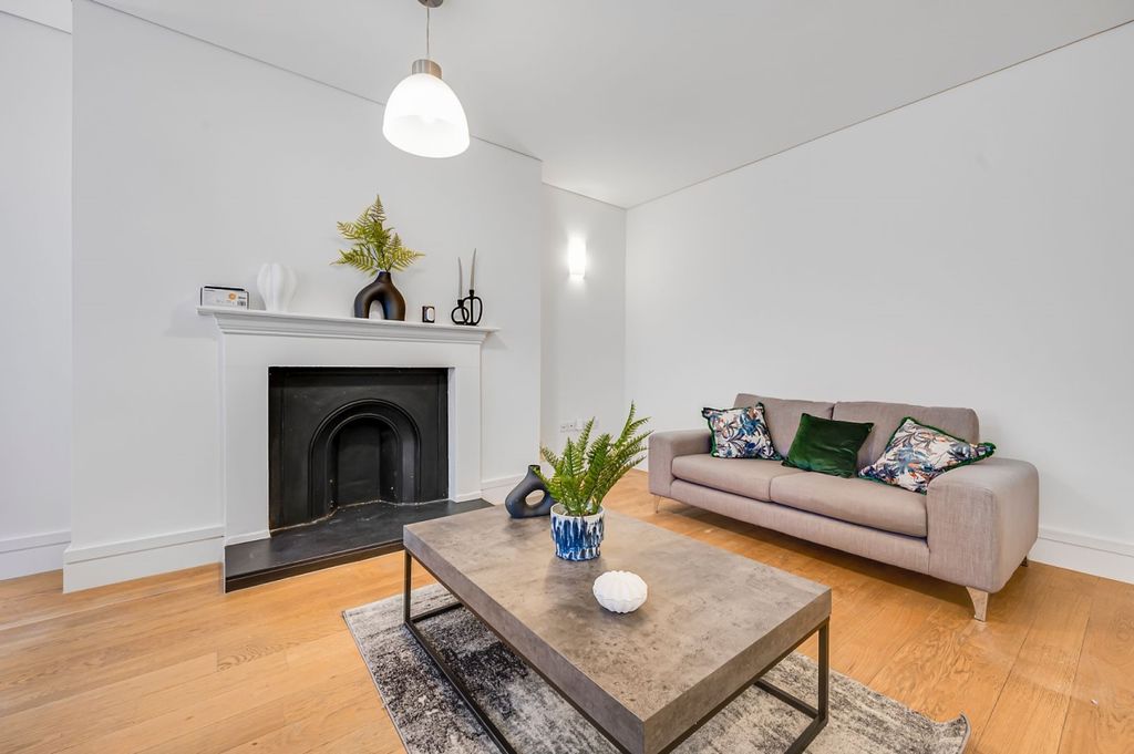 Property photo 1 of 12 Hdwe_Lower_Ground...