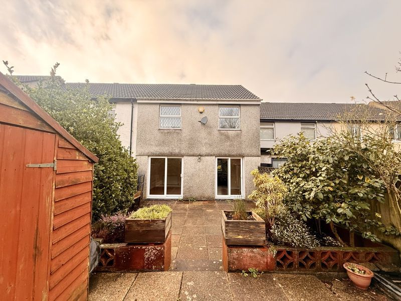 Property photo 1 of 12 Photo 10