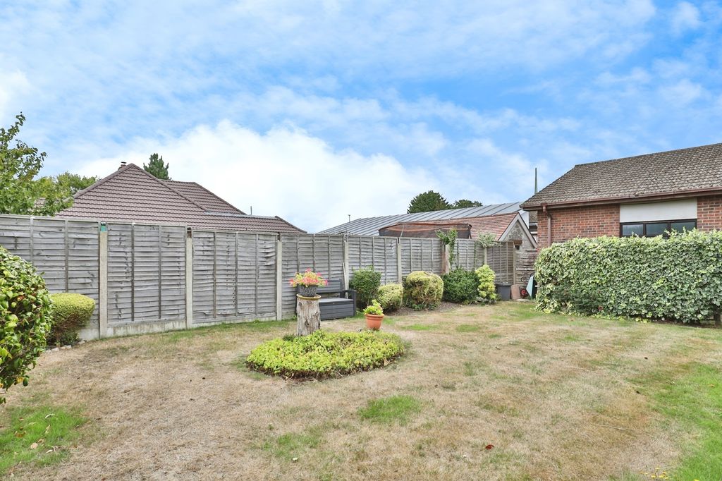 Property photo 2 of 17 Photo