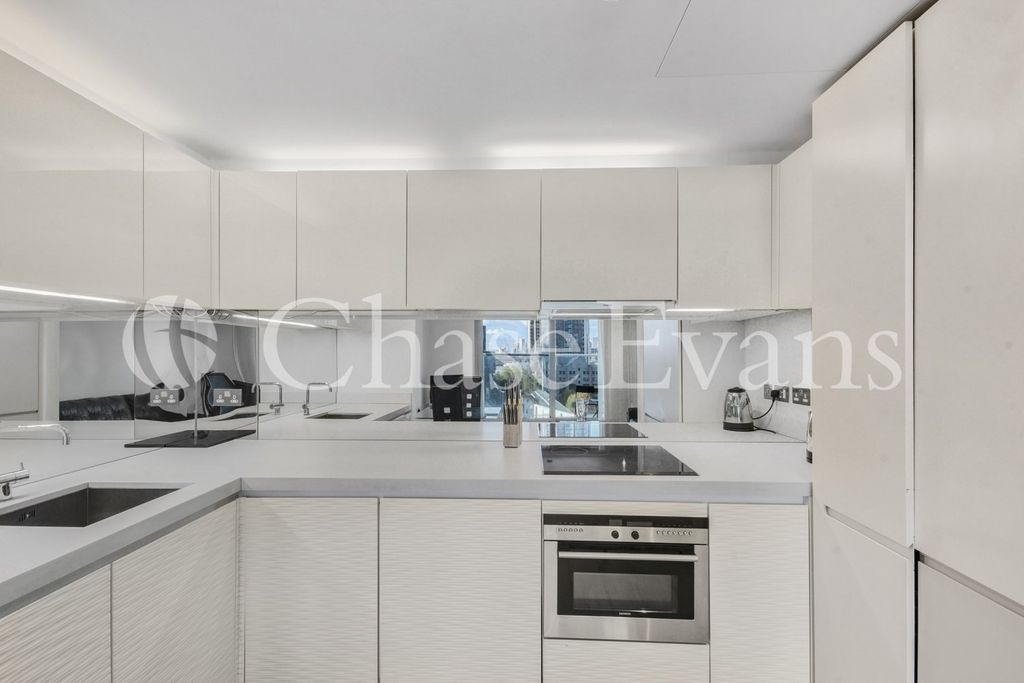 Property photo 3 of 12 Kitchen