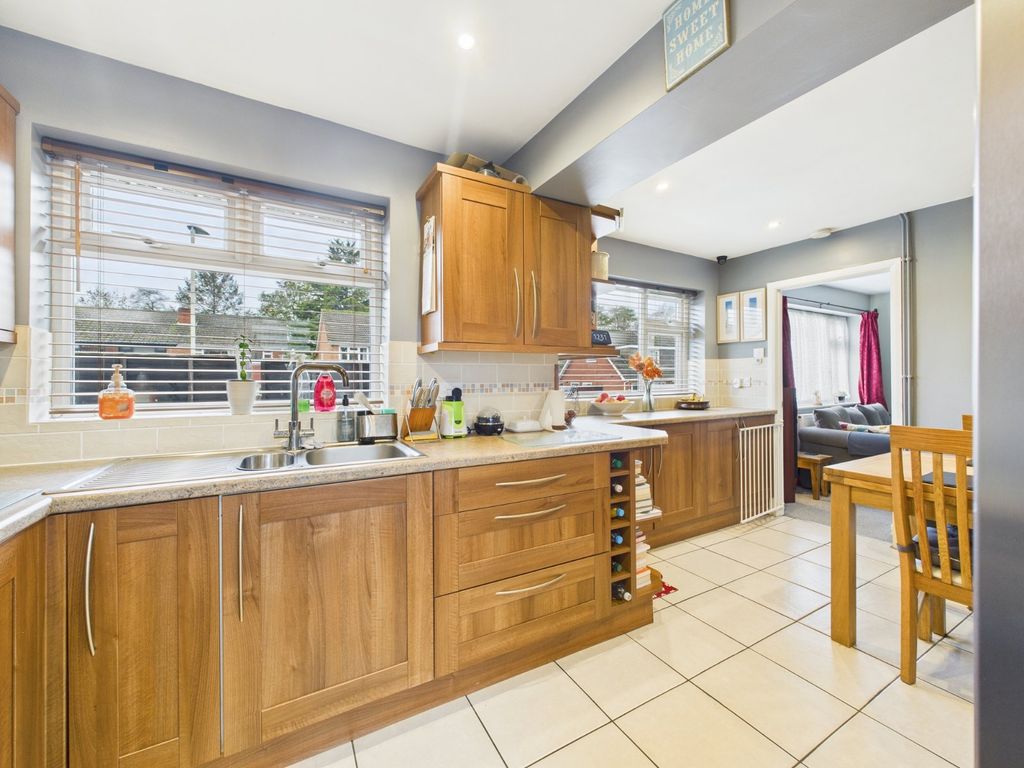 Property photo 2 of 17 Picture No. 10