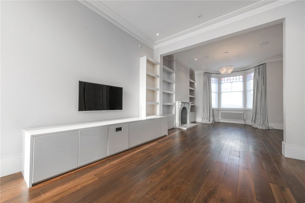 Property photo 3 of 18 Picture No. 12