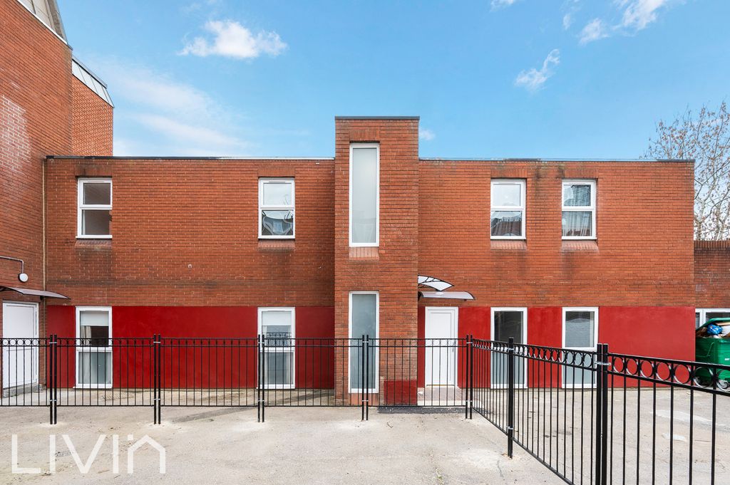 Property photo 1 of 12 1