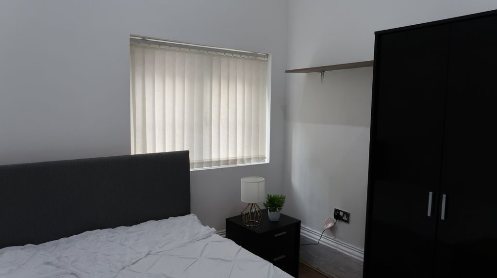 Property photo 2 of 28