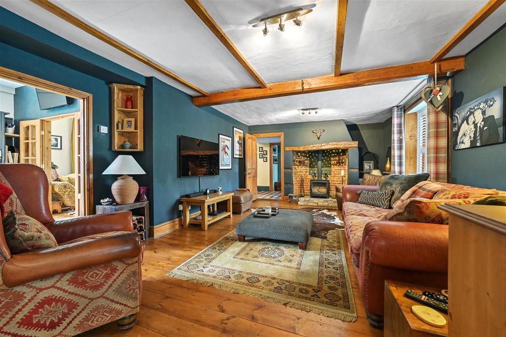 Property photo 2 of 28 Sitting Room