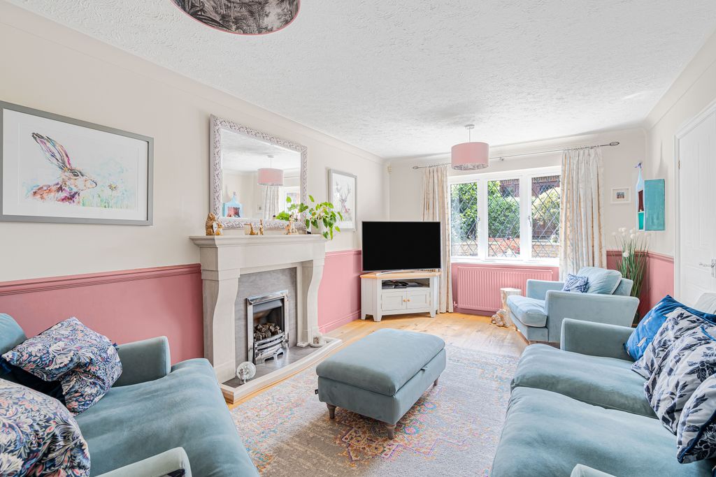 Property photo 2 of 31