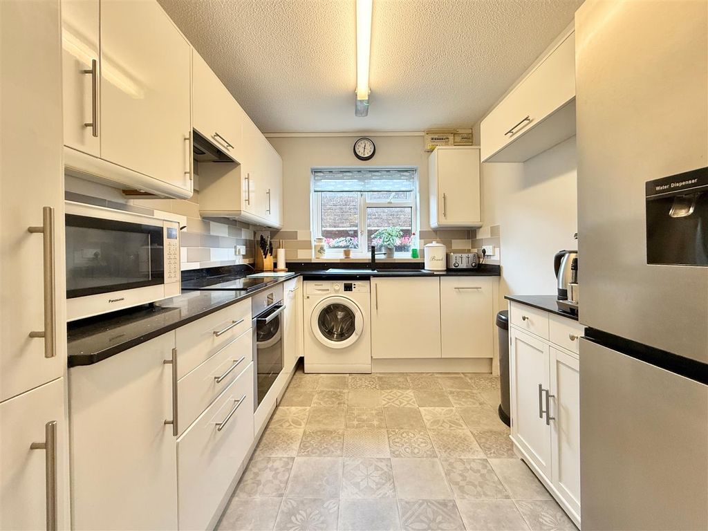 Property photo 2 of 17 Kitchen.Jpg