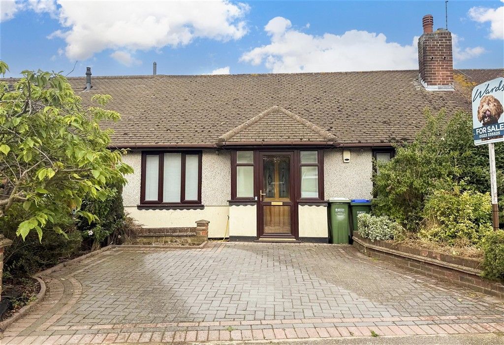 Property photo 3 of 10 External