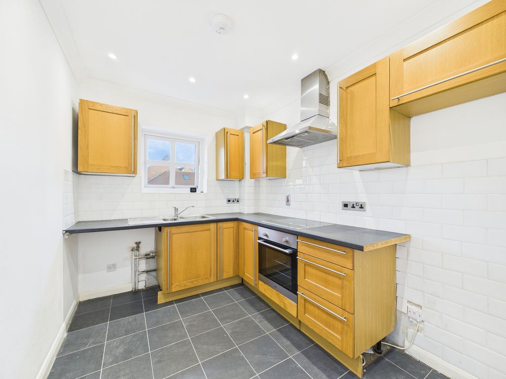 Property photo 3 of 6 Kitchen