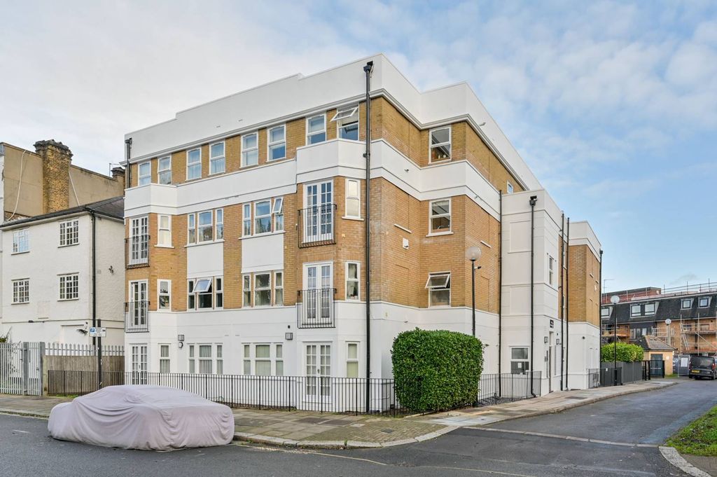 Property photo 2 of 7