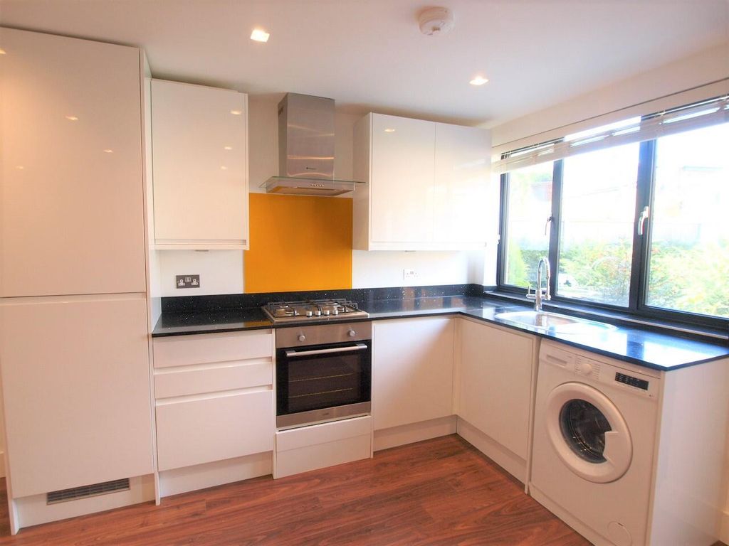 Property photo 3 of 7 Kitchen